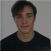 Estudiante de profesorado de inglés abierto a la impartición de clases